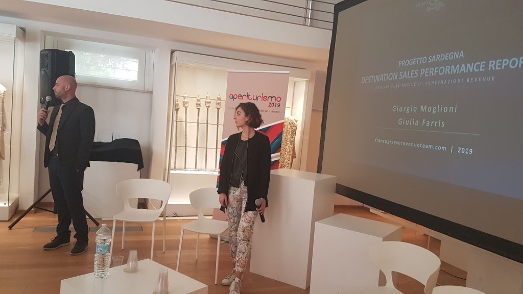 Giulia Farris e Giorgio Moglioni alla presentazione dei risultati della ricerca sul revenue management degli hotel in Sardegna