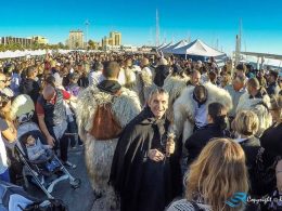 Folla durante lo svolgimento di Invitas