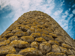Primo piano di Nuraghe Losa | Turismo Culturale Sardegna